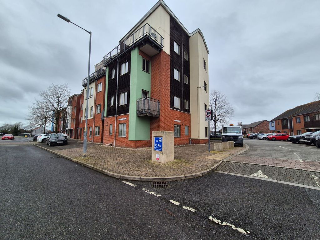 Property photo 1 of 7 Bedroom