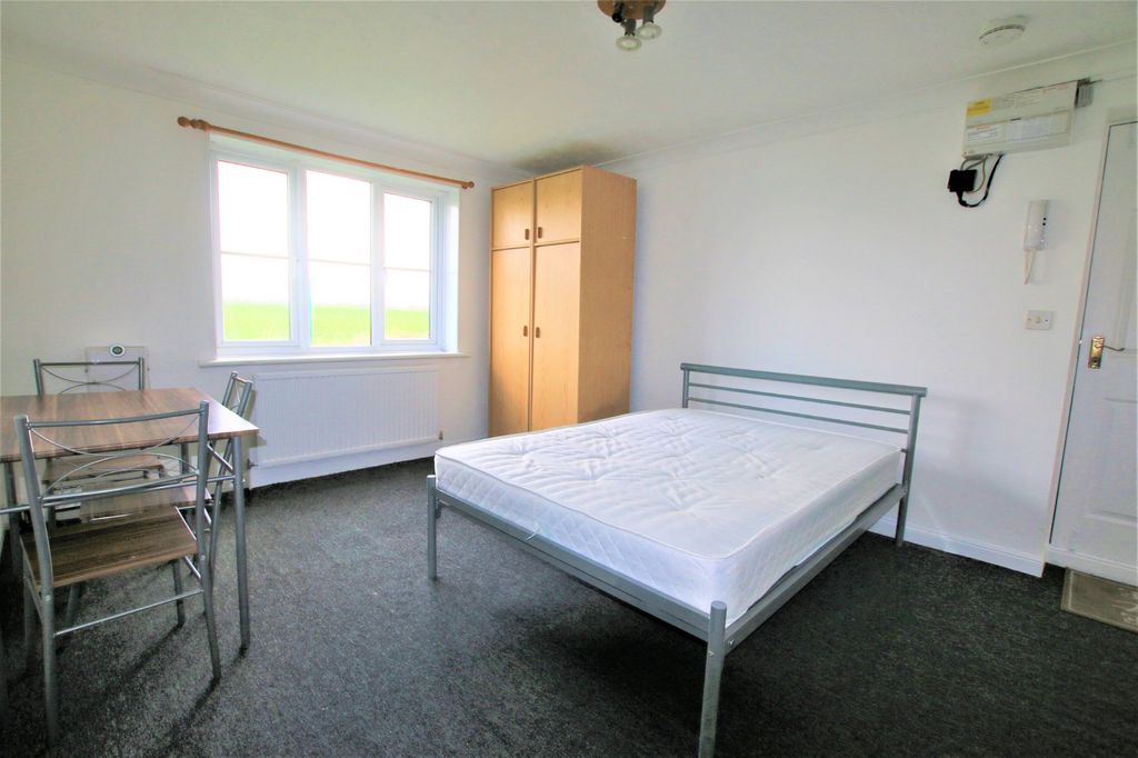 Property photo 3 of 3