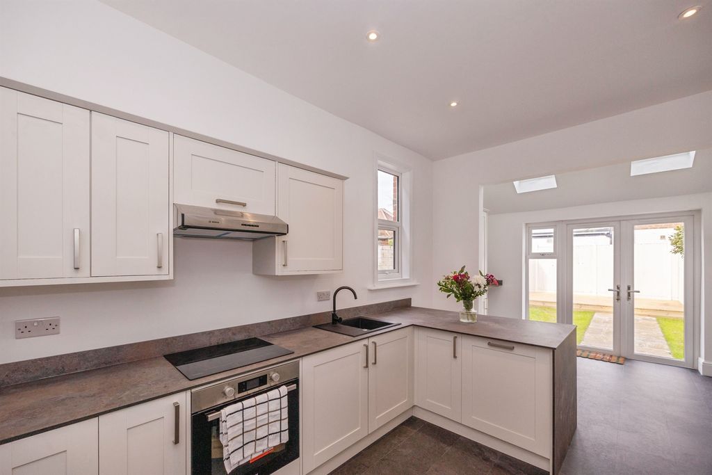 Property photo 3 of 24