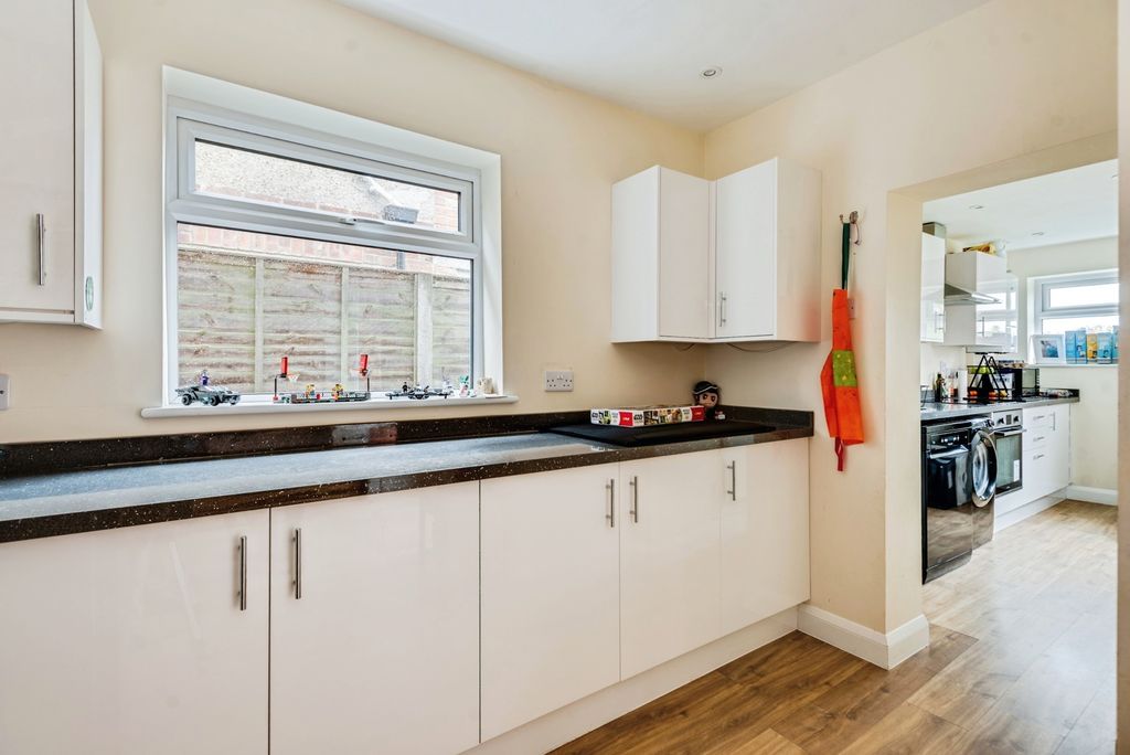 Property photo 3 of 17 Photo