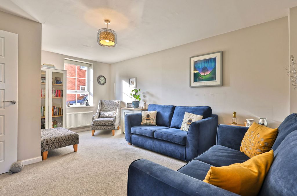 Property photo 3 of 23