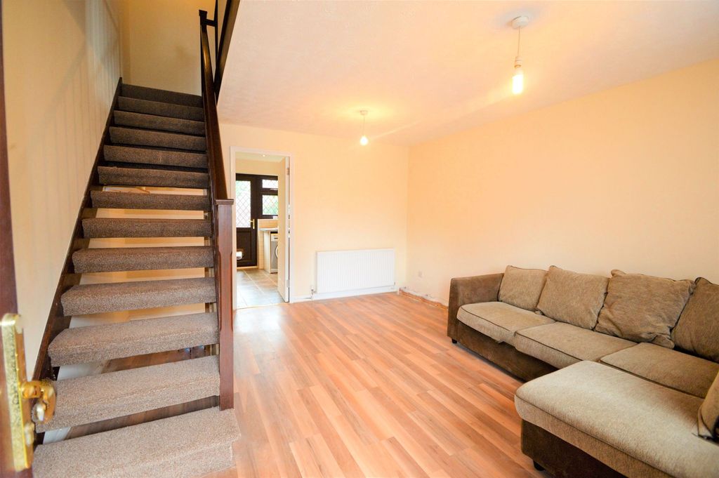 Property photo 3 of 9 Hazelwood Park Ig7