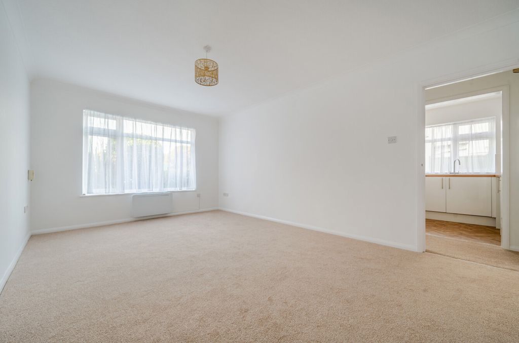 Property photo 2 of 12 1527701-14-1A0Eca...