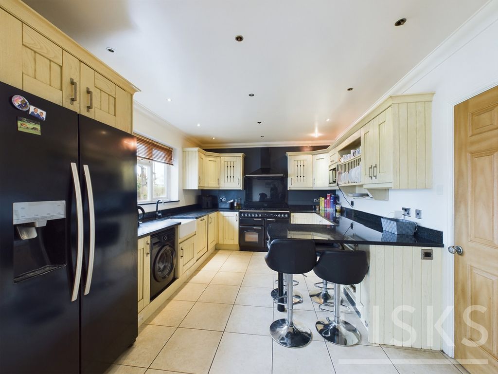 Property photo 1 of 26