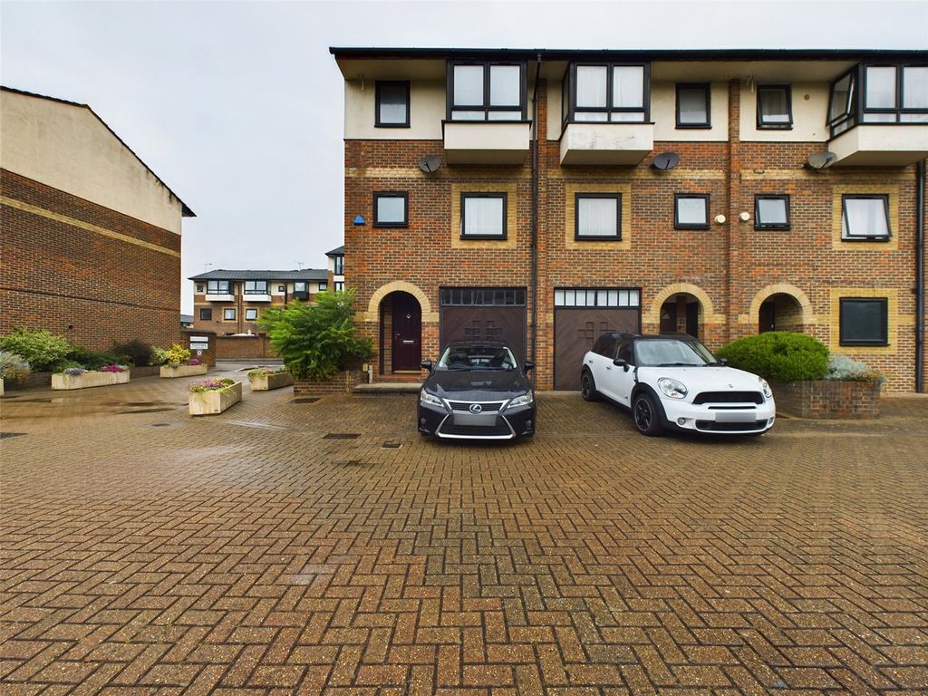 Property photo 1 of 17 Picture No. 16