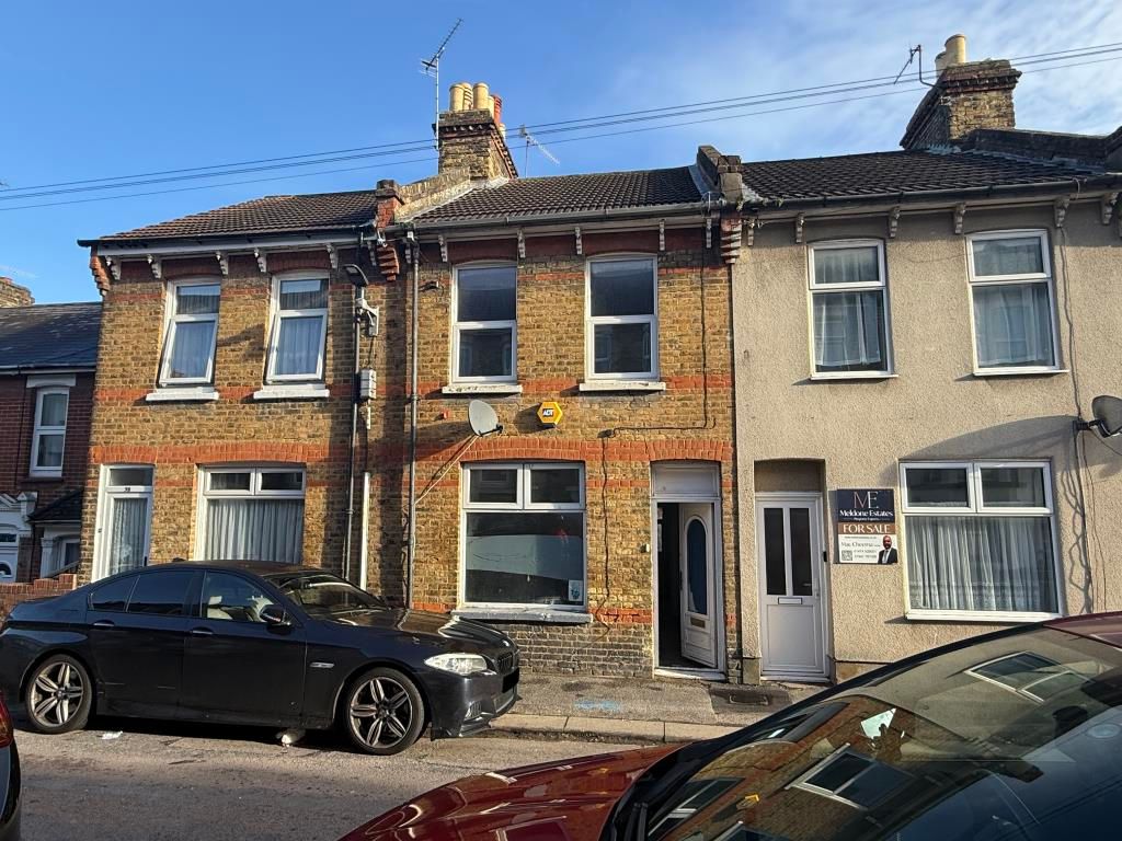 Property photo 1 of 7 Front View Of House In Need Of Refurbishment