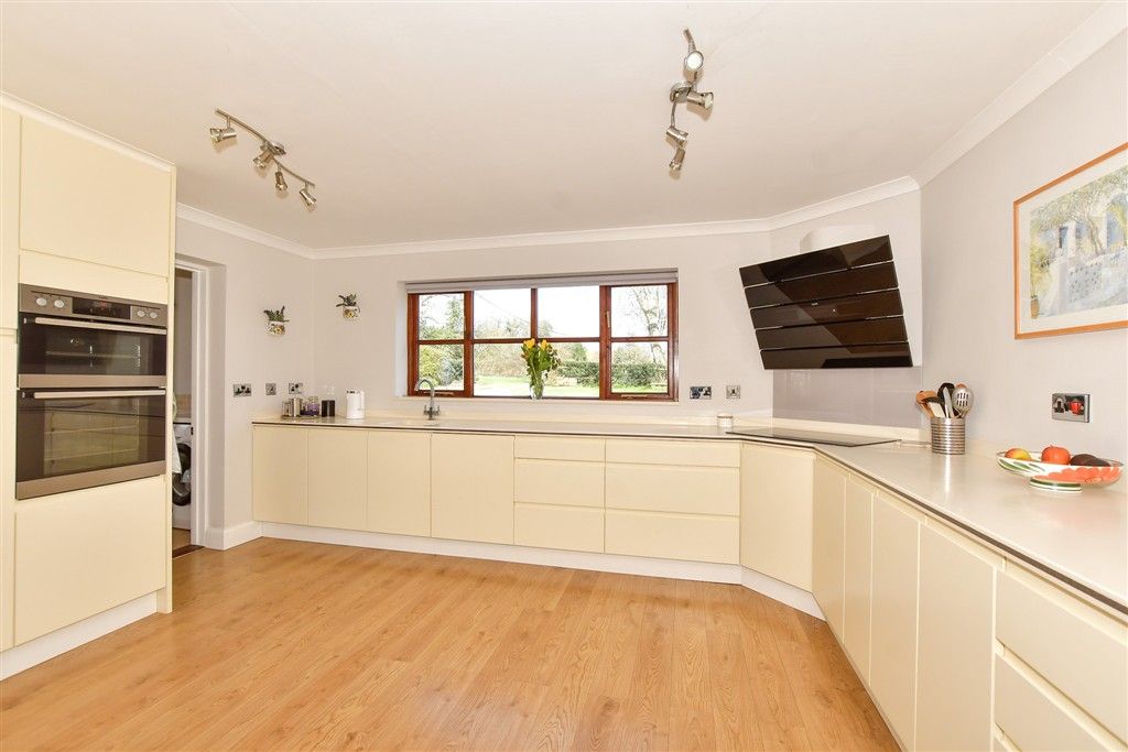Property photo 1 of 19 Kitchen