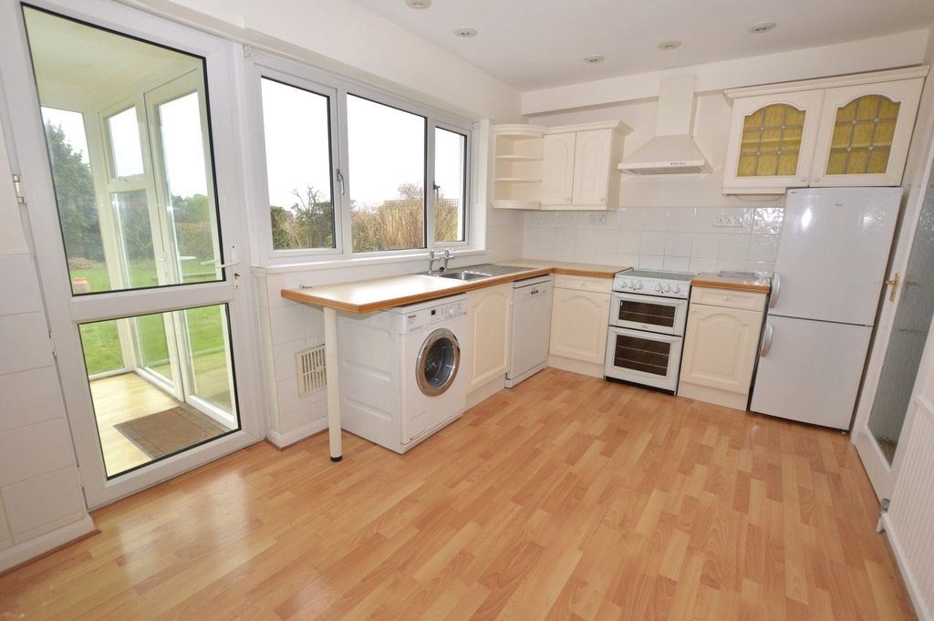 Property photo 2 of 15 Picture No. 33