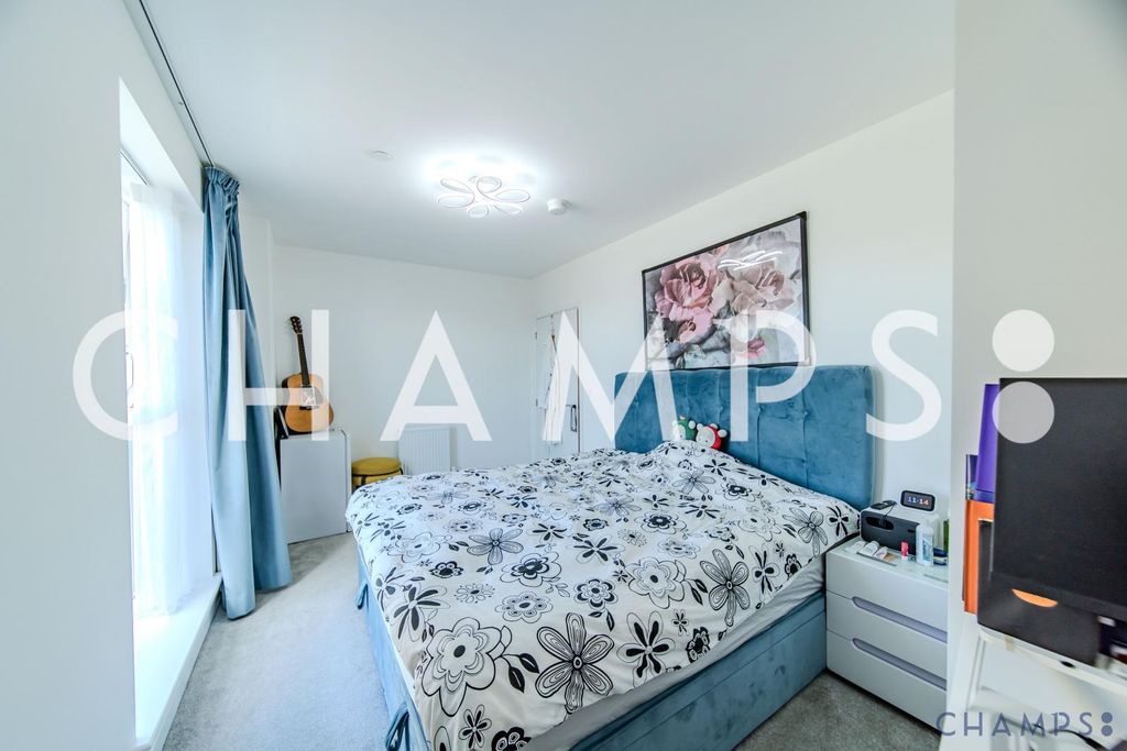 Property photo 3 of 8 Gallery