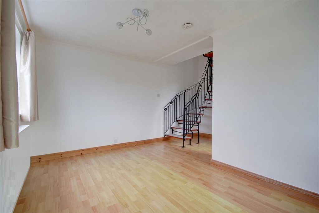 Property photo 3 of 9 Img_4613-Img_4615.Jpg