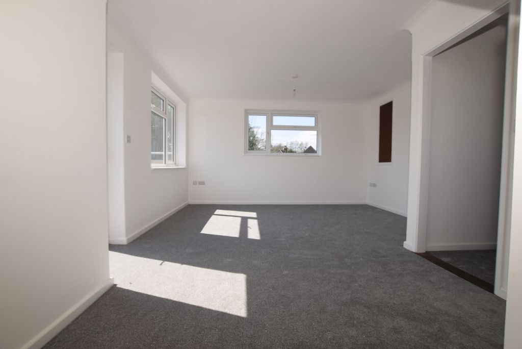Property photo 3 of 12 Living 1