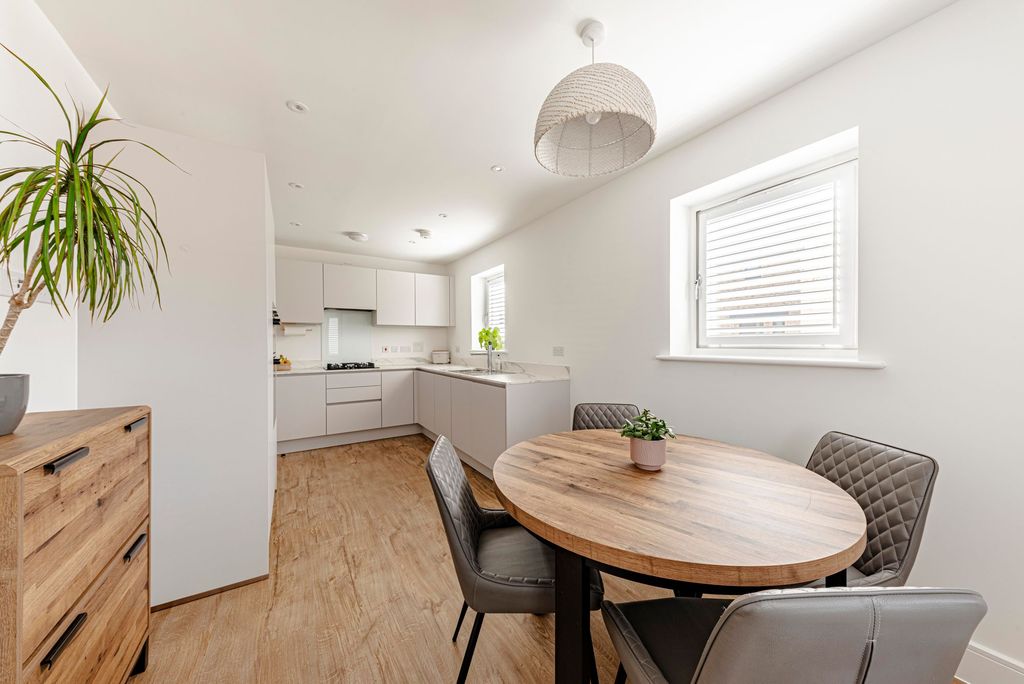 Property photo 3 of 28 Kitchen/Dining Room (1)