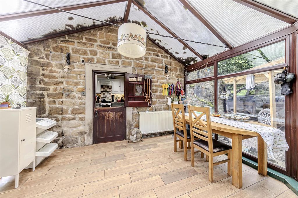 Property photo 2 of 42 Conservatory