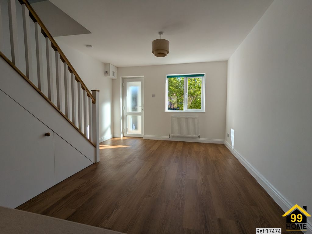 Property photo 3 of 19 Photo 2