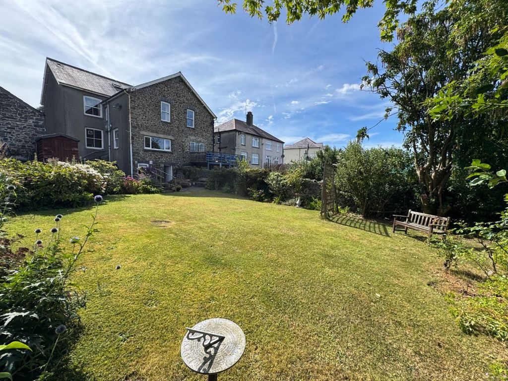 Property photo 3 of 58