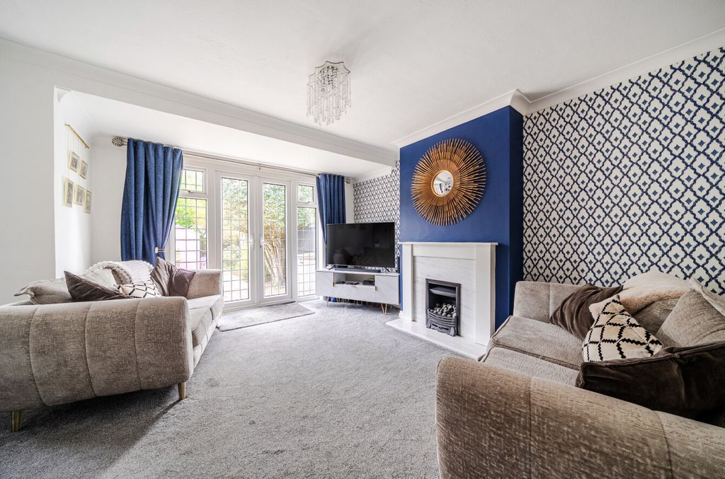 Property photo 2 of 26 1440795-15-69De7E...