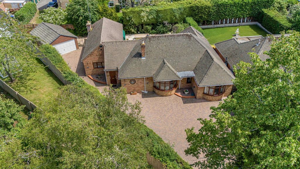 Property photo 3 of 53