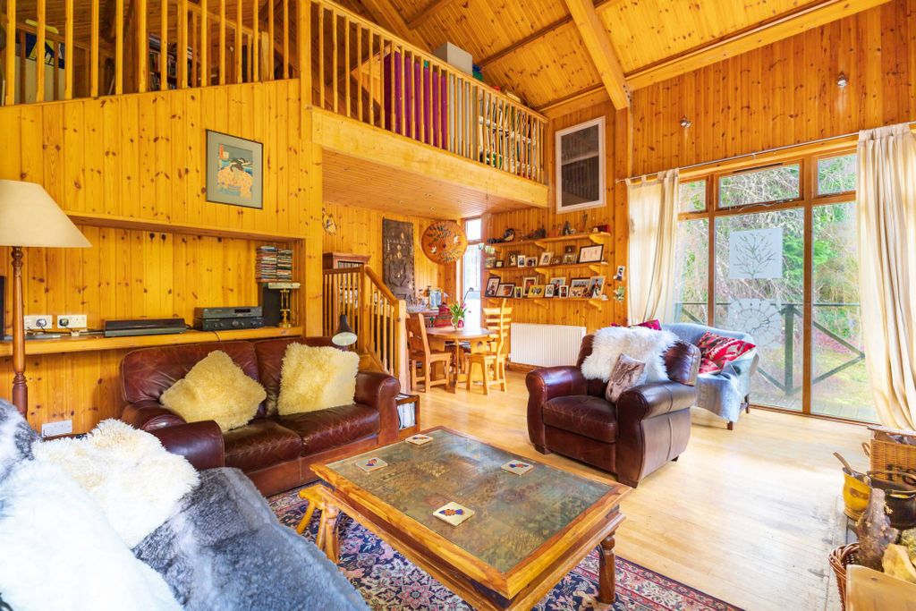 Property photo 2 of 30