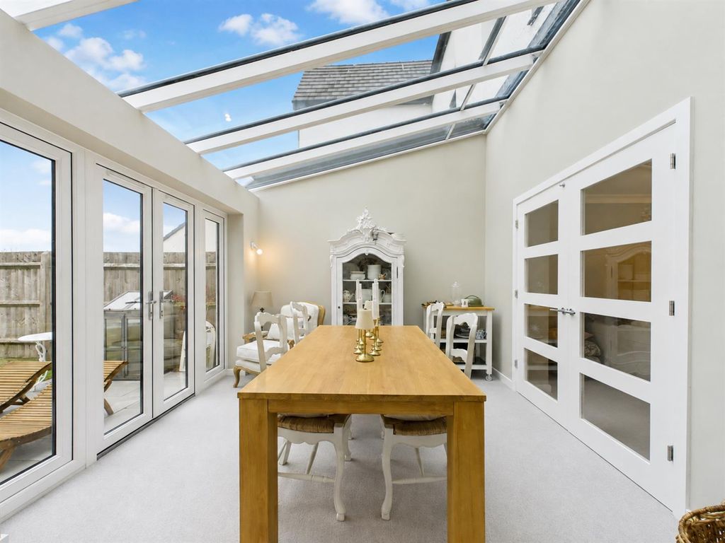 Property photo 3 of 33