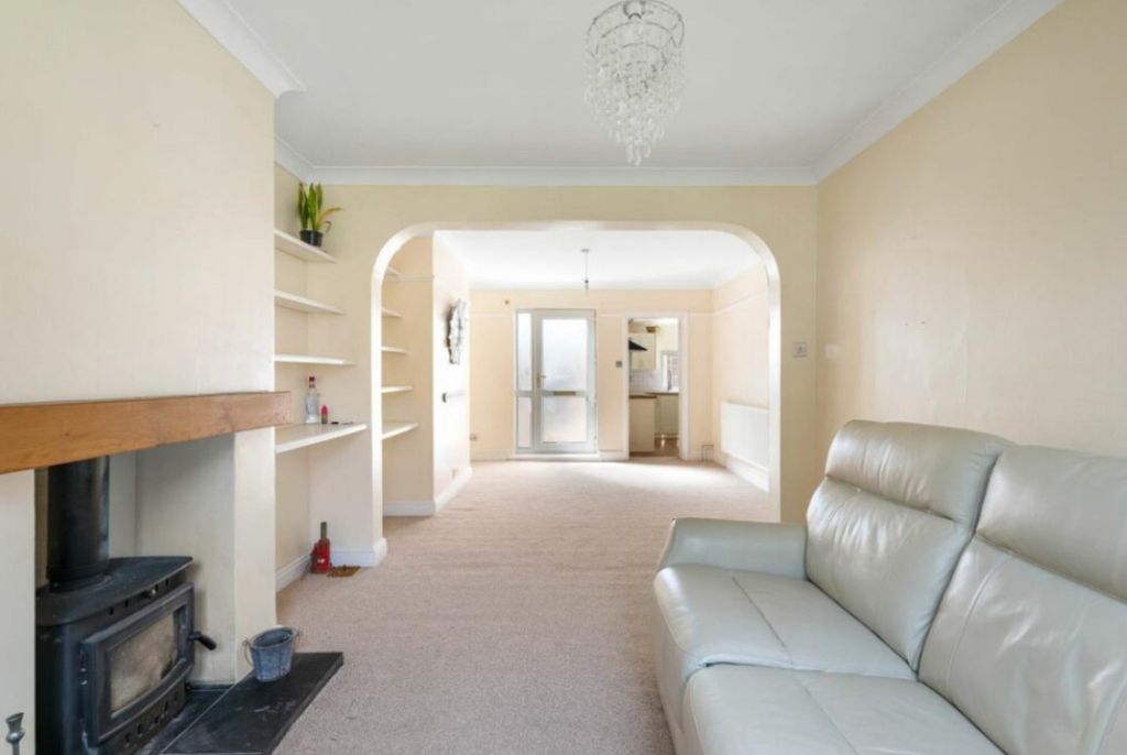 Property photo 2 of 13