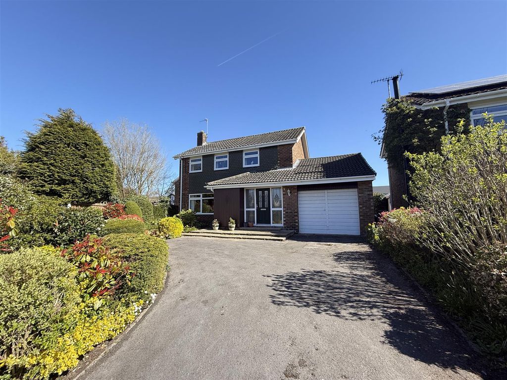 Property photo 1 of 16