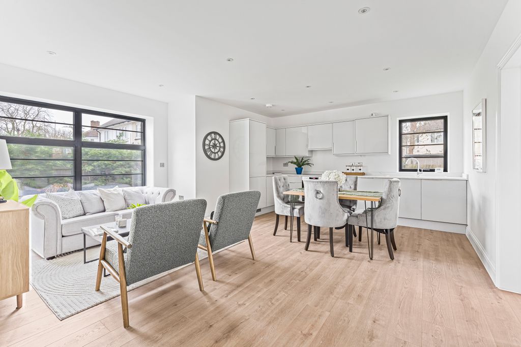 Property photo 2 of 22