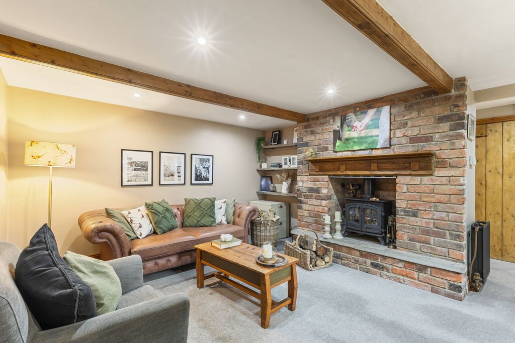 Property photo 2 of 43