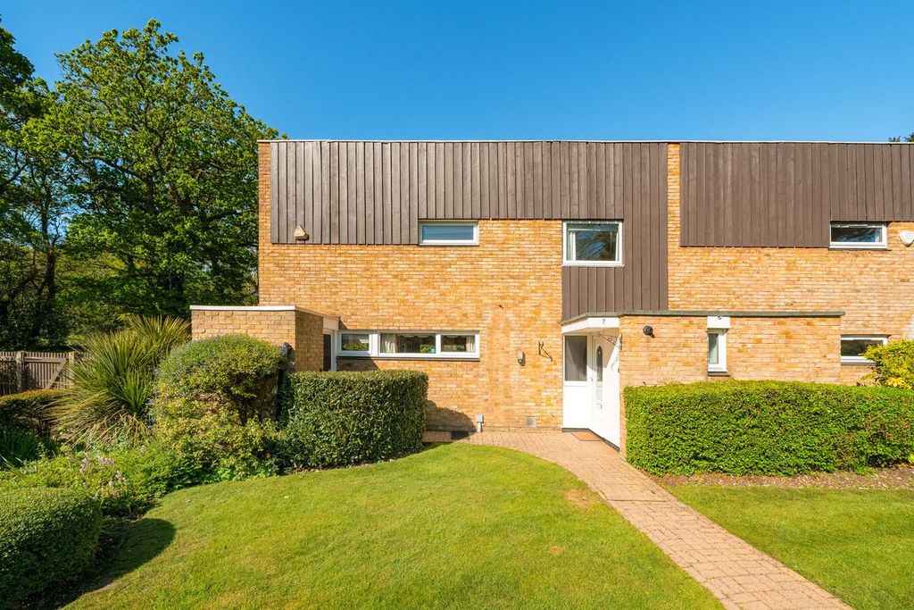3 bed terraced house for saleMarsham Lane, Gerrards Cross SL9
