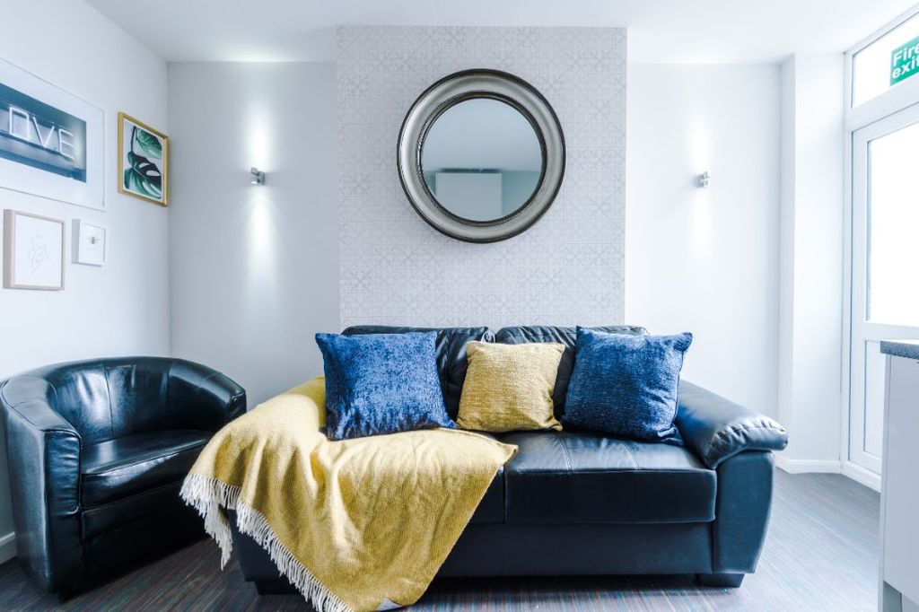 Property photo 3 of 15 185Lr Living Area