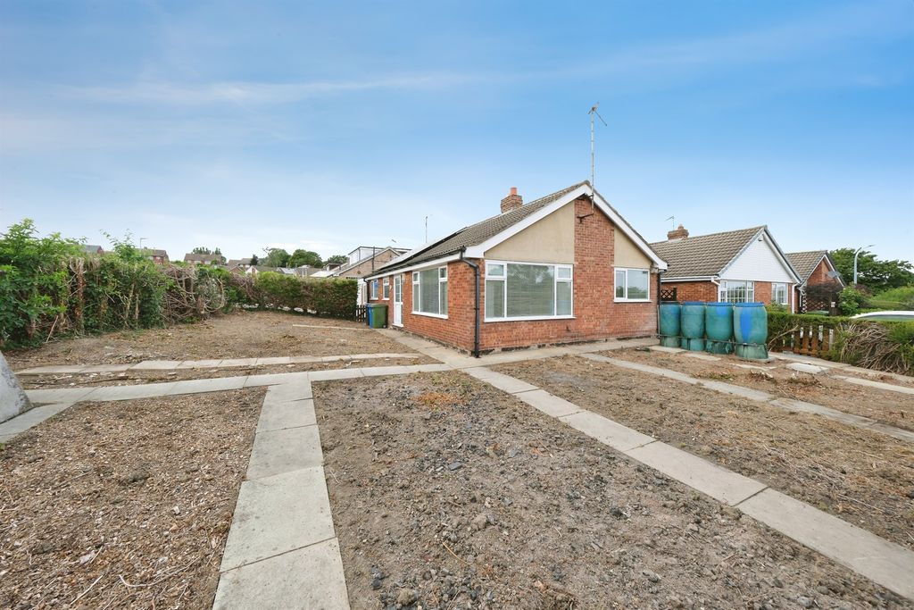 Property photo 2 of 18
