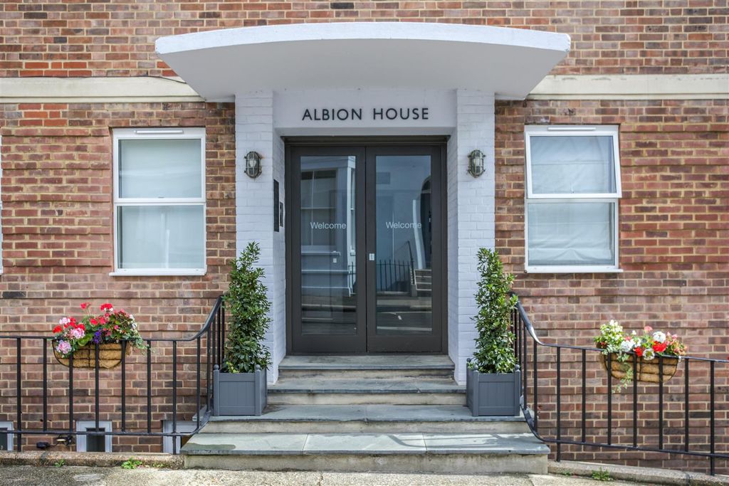 Property photo 2 of 33 3 Albion House1.Jpg