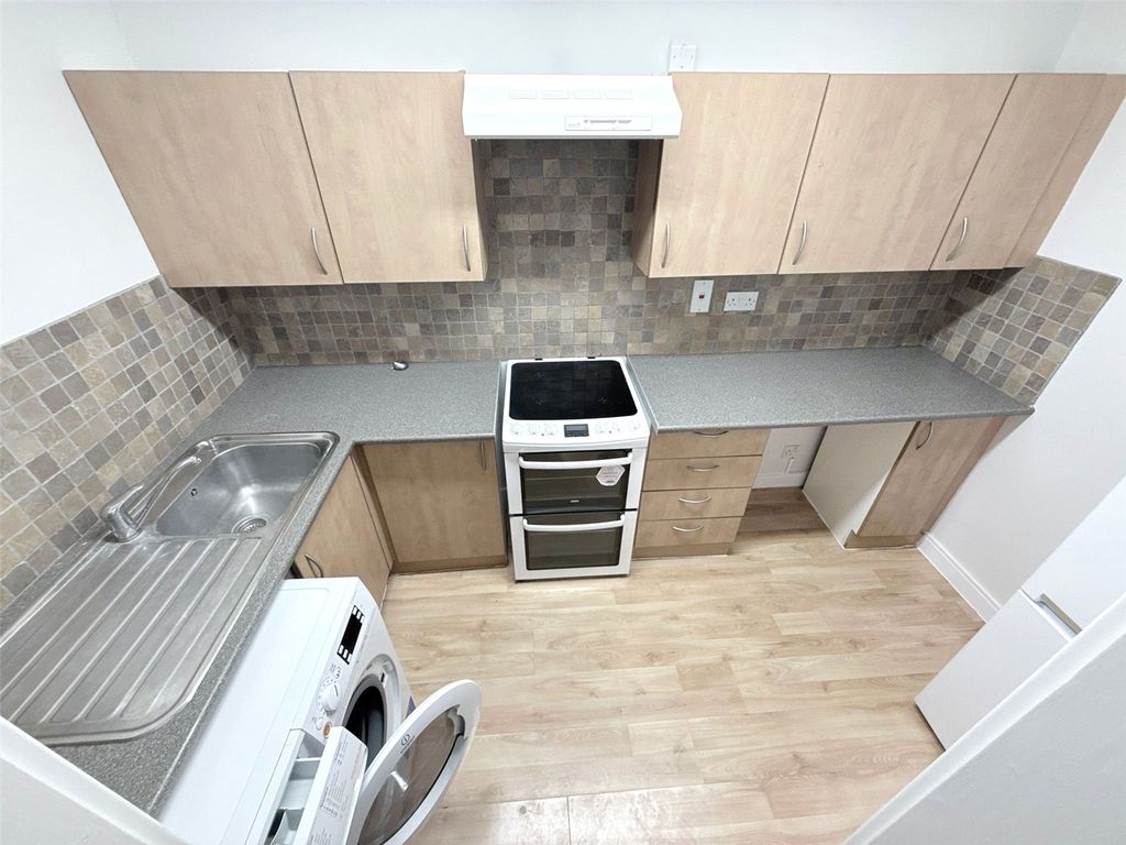 Property photo 2 of 6 Picture No. 11