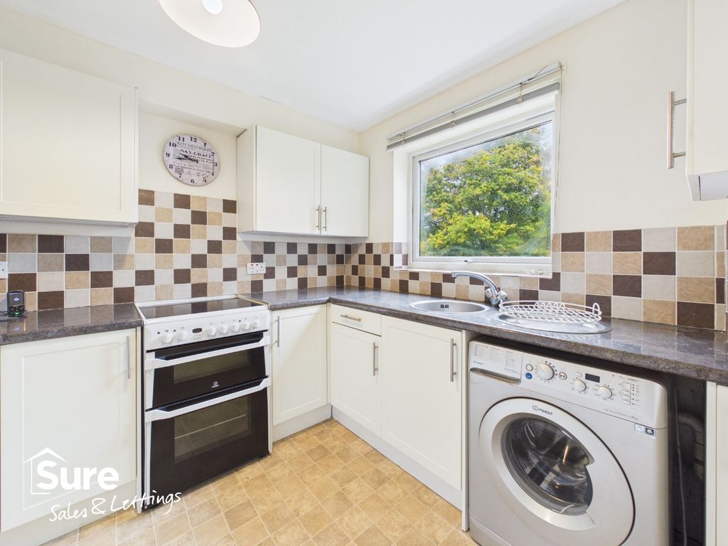 Property photo 2 of 15 5674233