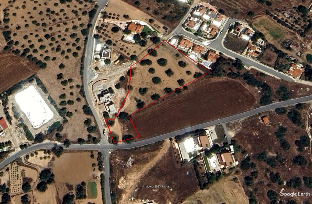 Property photo 1 of 2