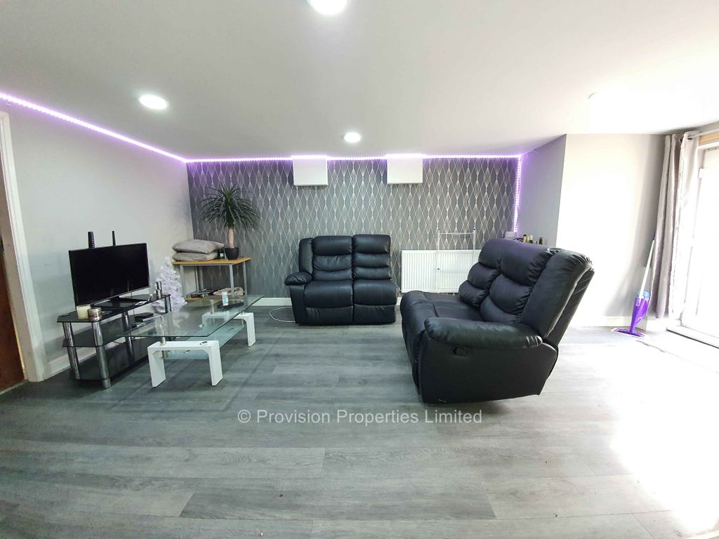 Property photo 1 of 7 Photo