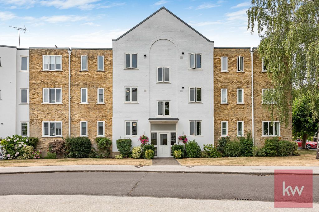 Property photo 2 of 42