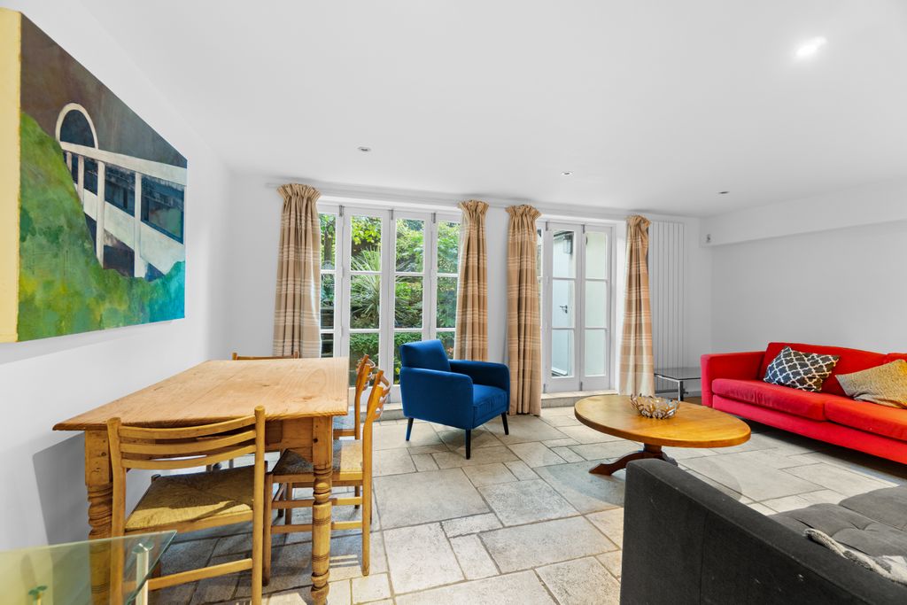 Property photo 3 of 9 Dsc03984