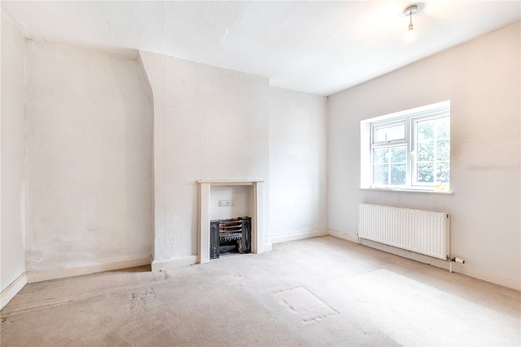 Property photo 2 of 14 Bedroom 1