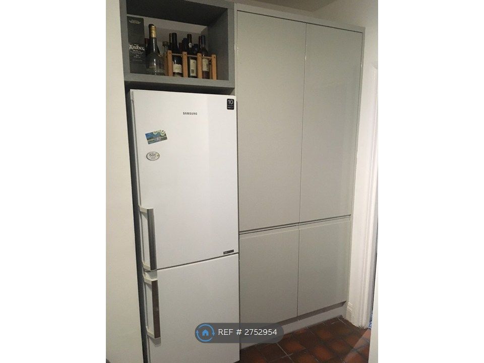 Property photo 1 of 12 Kitchen