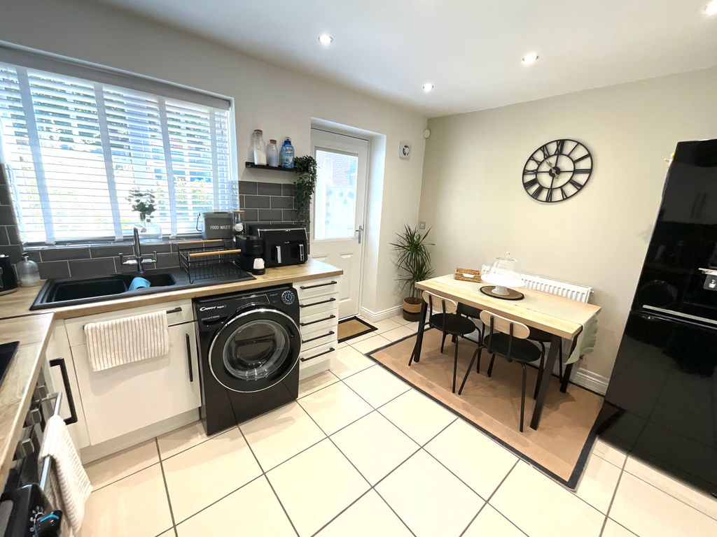 Property photo 3 of 17 Img_5926