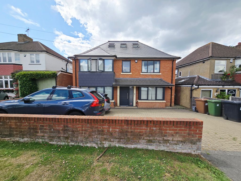 Property photo 2 of 18