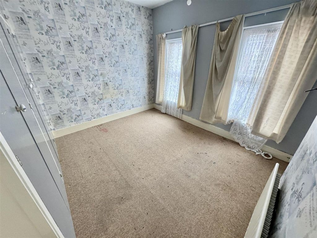 Property photo 2 of 8 Bedroom 1