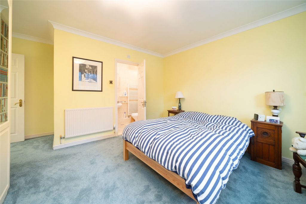 Property photo 3 of 6 Picture No. 05