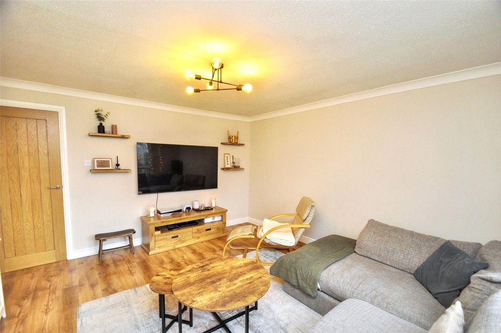 Property photo 3 of 17 Living Room