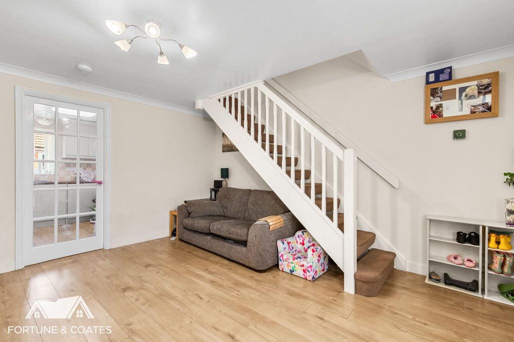 Property photo 3 of 18 Westburyrise_14.Jpg