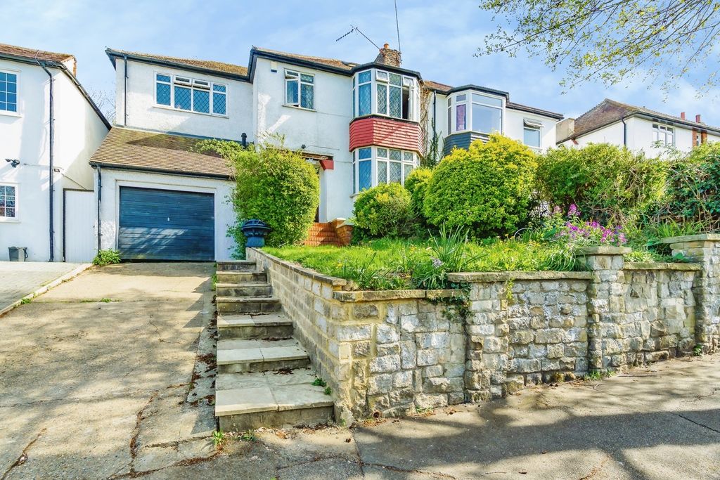 Property photo 1 of 20 Front