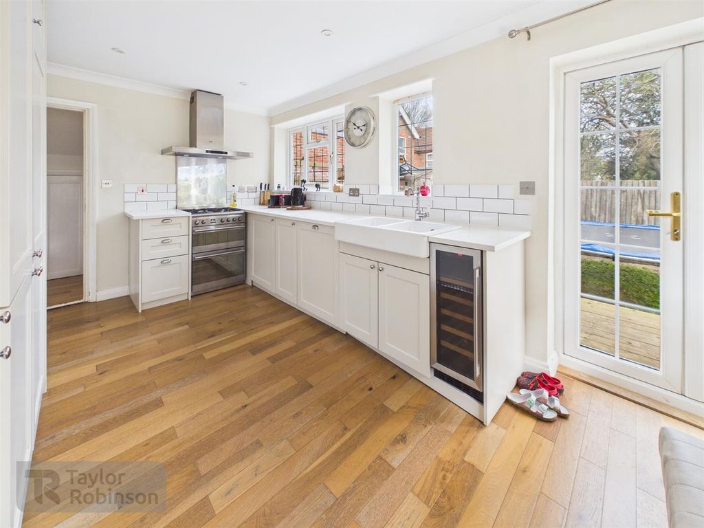 Property photo 3 of 15 Cam02600G0-Pr0695-Still005.Jpg