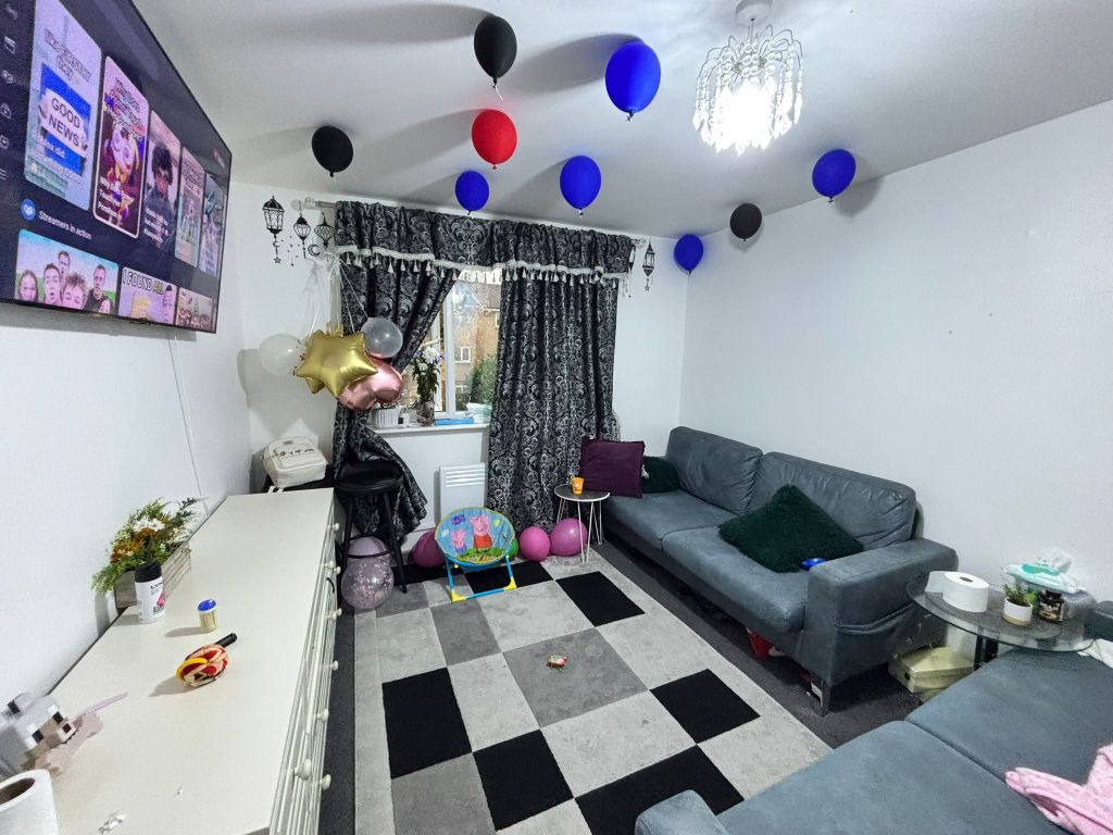 Property photo 1 of 5