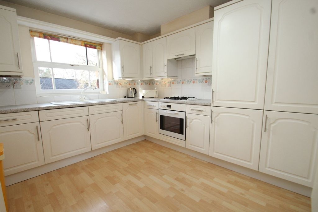 Property photo 3 of 12 Picture No. 11