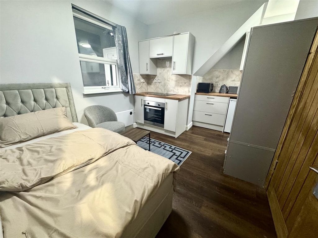 Property photo 2 of 5 Tempimagentrb4H.Jpg